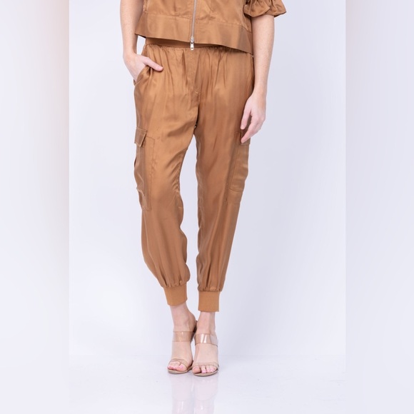 cinq a sept Pants - Cinq à Sept Giles Cargo Jogger Pants Tan Cupro Size M NWT $265 Luxe Loungewear